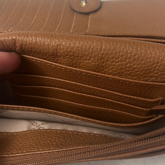 MICHAEL Michael Kors Jet Set Charm Small Phone Crossbody - Picture 5 of 8